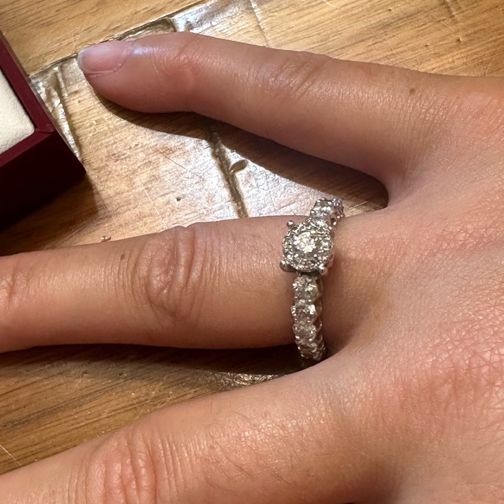 Diamond ring - Picture 11 of 11